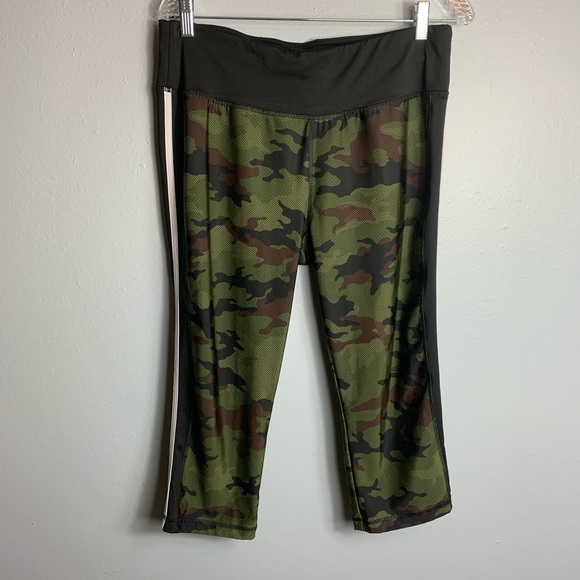 Athletic Works Pants - ATHLETIC WORKS CAMO YOGA CAPRIS SIZE XL